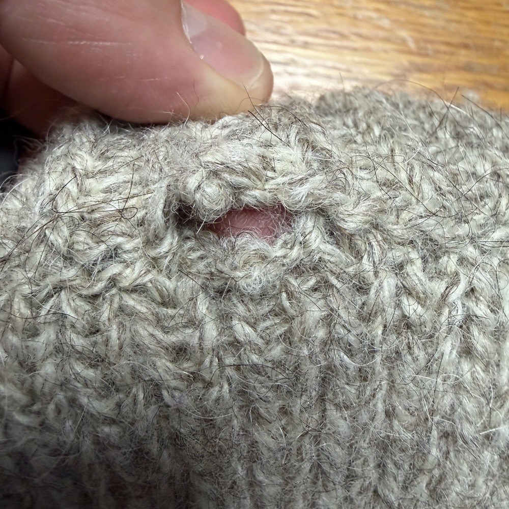 Vintage Abercrombie Fitch Cable Knit Shetland Wool Crewneck Sweater Sz M / L - Picture 13 of 15